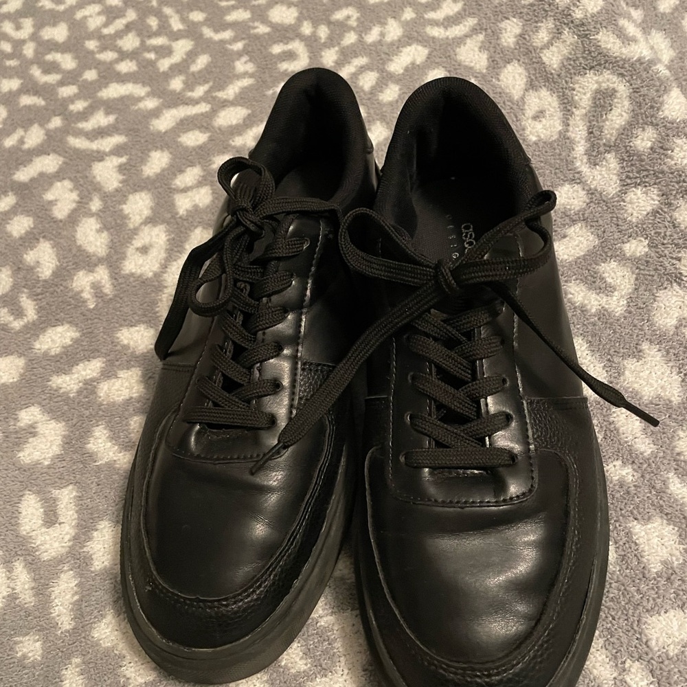 Men's Black Sneakers